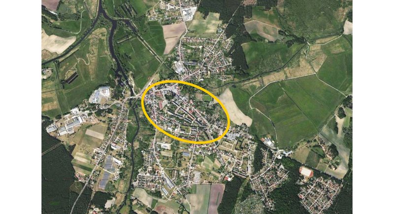 zeigt Luftbild der Stadt Eggesin